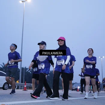 Runner Photo 7456035