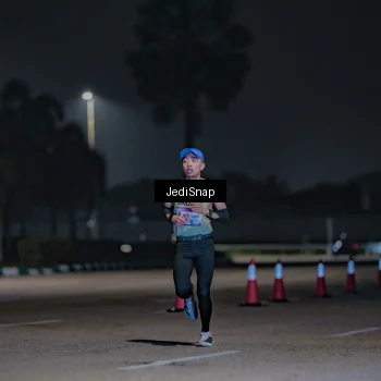 Runner Photo 7456040
