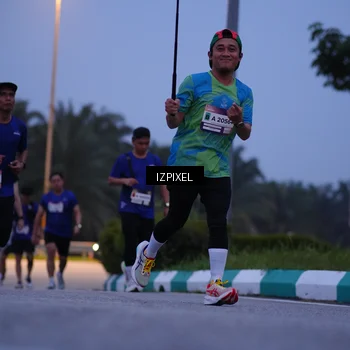 Runner Photo 7456063
