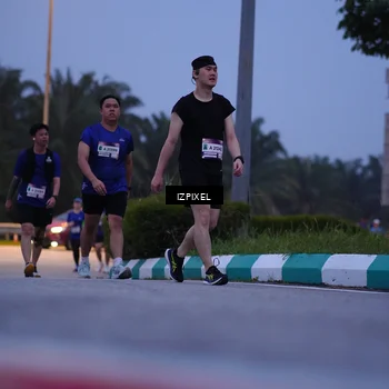 Runner Photo 7456543
