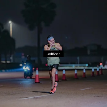 Runner Photo 7457046