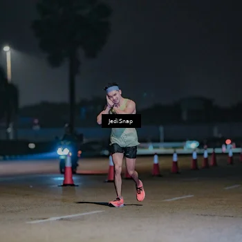 Runner Photo 7457053