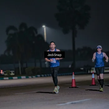 Runner Photo 7457080