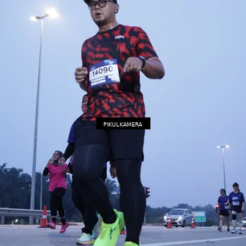 Runner Photo 7457109
