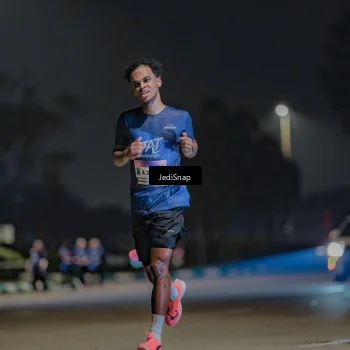 Runner Photo 7457594