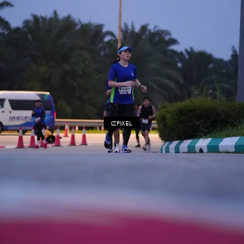 Runner Photo 7457657
