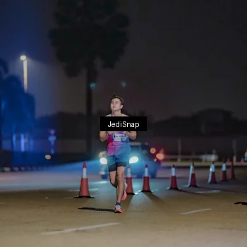 Runner Photo 7457710