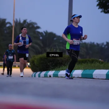 Runner Photo 7458012