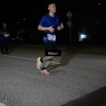 Runner Photo 7458112