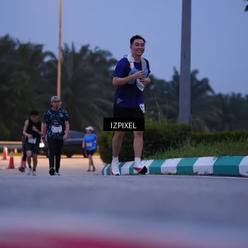 Runner Photo 7458193