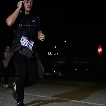 Runner Photo 7458677