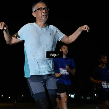 Runner Photo 7459115