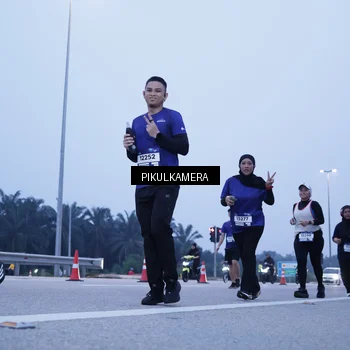 Runner Photo 7459644