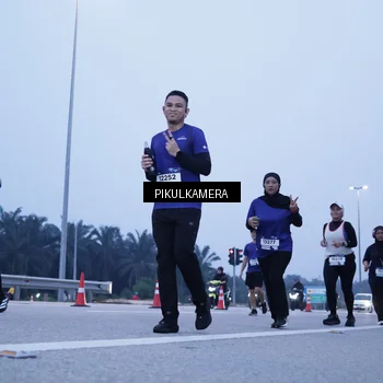 Runner Photo 7459662