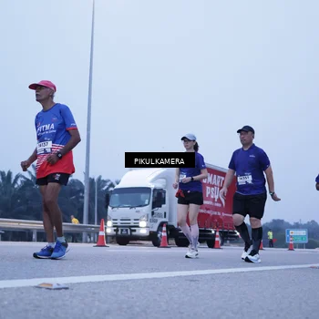 Runner Photo 7459885