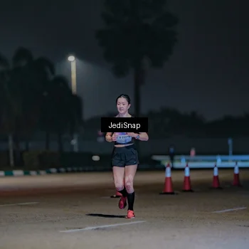 Runner Photo 7460023