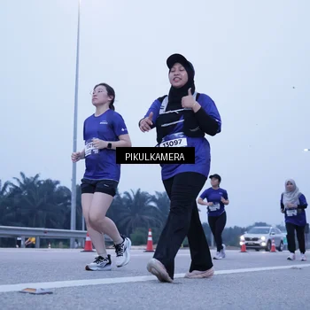 Runner Photo 7460025