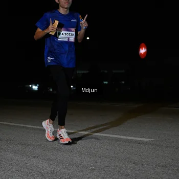 Runner Photo 7460145