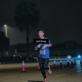 Runner Photo 7460202