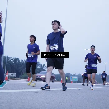 Runner Photo 7460389