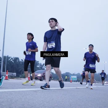 Runner Photo 7460424