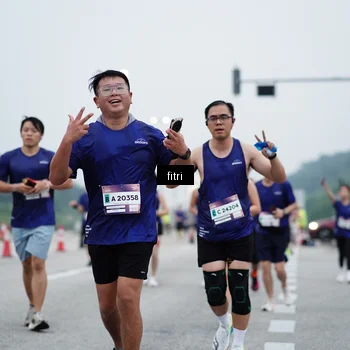 Runner Photo 7460755