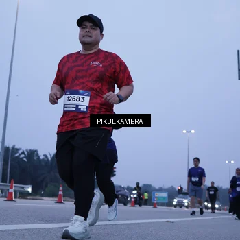 Runner Photo 7460889