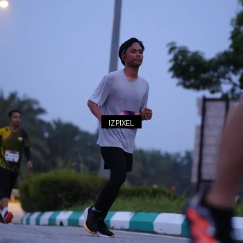 Runner Photo 7462541