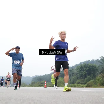 Runner Photo 7462914