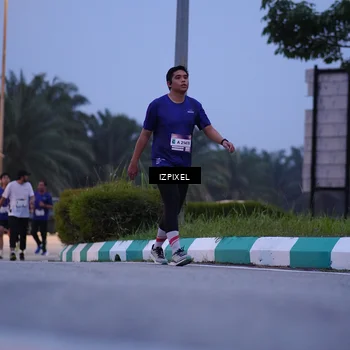 Runner Photo 7463067