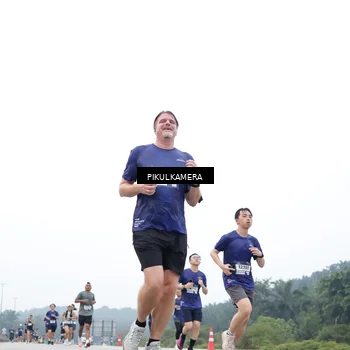 Runner Photo 7463302
