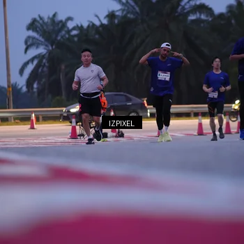 Runner Photo 7463438