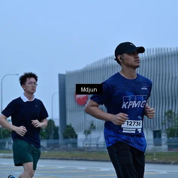 Runner Photo 7463504