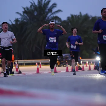 Runner Photo 7463653