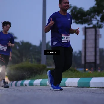 Runner Photo 7463887