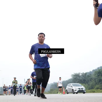 Runner Photo 7464135