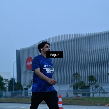 Runner Photo 7464158