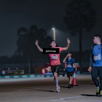 Runner Photo 7464512