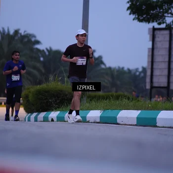 Runner Photo 7465370
