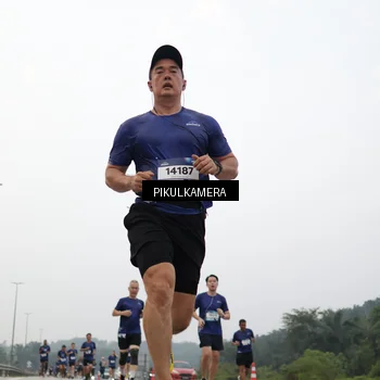 Runner Photo 7465551