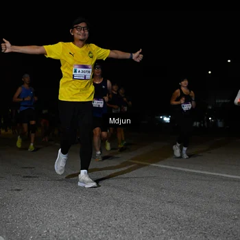 Runner Photo 7465689
