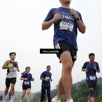 Runner Photo 7465864