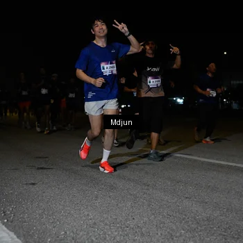 Runner Photo 7465975