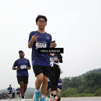 Runner Photo 7466001