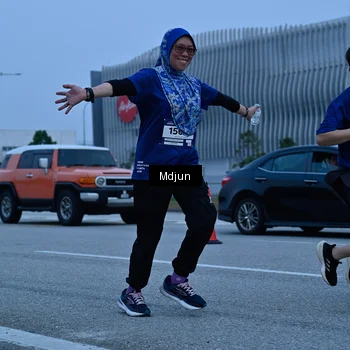 Runner Photo 7466108