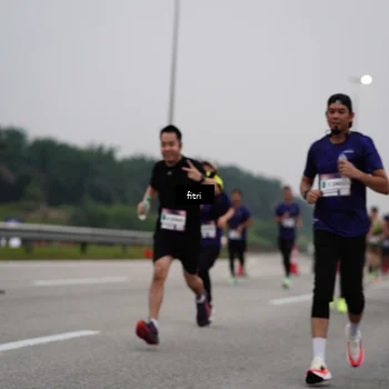 Runner Photo 7466177