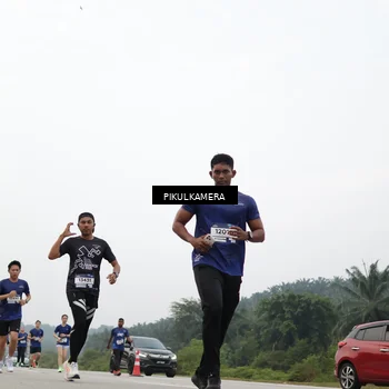 Runner Photo 7466373