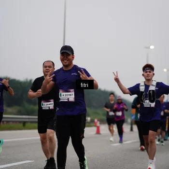 Runner Photo 7466387