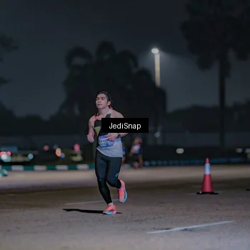 Runner Photo 7466613