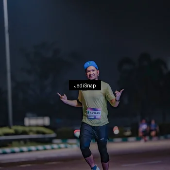 Runner Photo 7466688